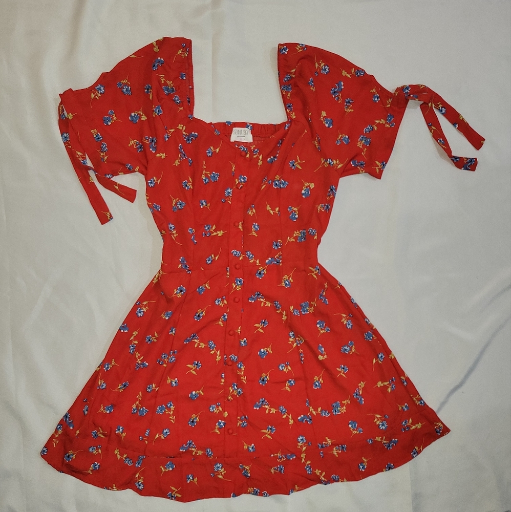 Sienna Sky red floral size medium dress